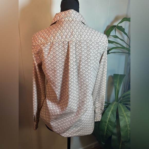 Banana Republic XS Women’s Geometric Classic Fit Blouse - Picture 6 of 12